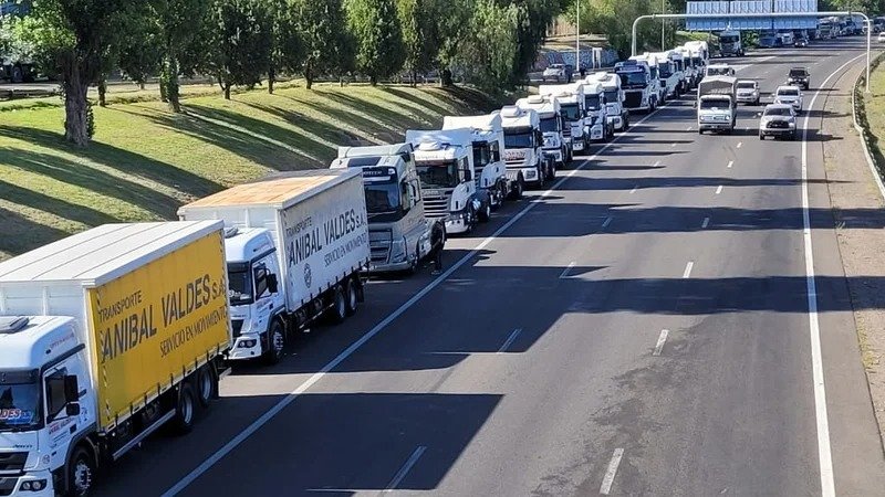 PRO Mendoza y empresas de transporte celebran reducción de impuestos en la provincia